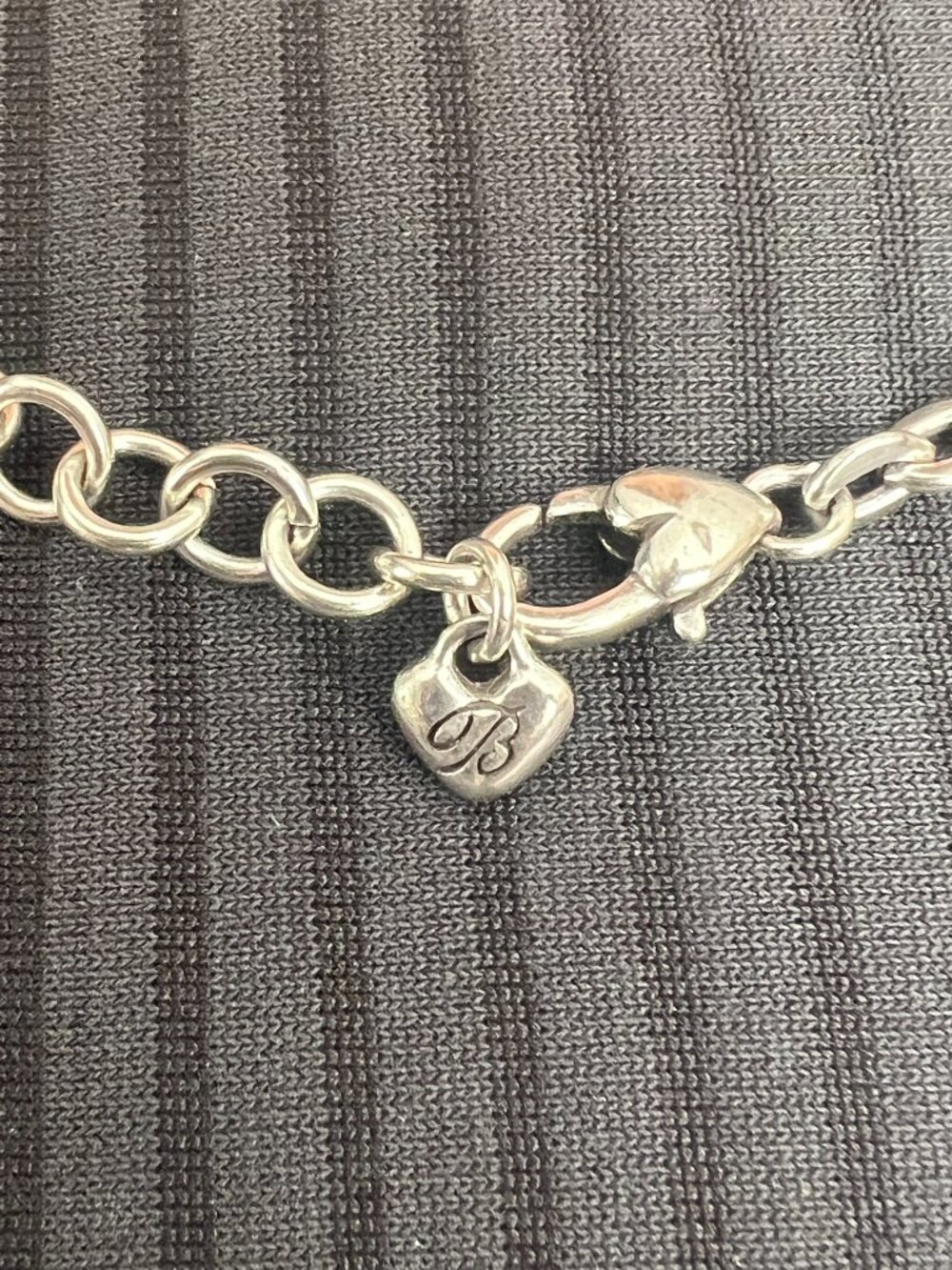 Brighton's long necklace - Picture 2 of 3